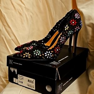 NIB INC Kenjay53 multi floral holiday pumps sz10